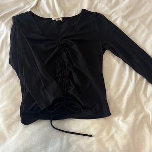 Black scrunch front long sleeve!